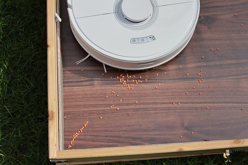 Roborock Q7 Max is about to clean a corner.